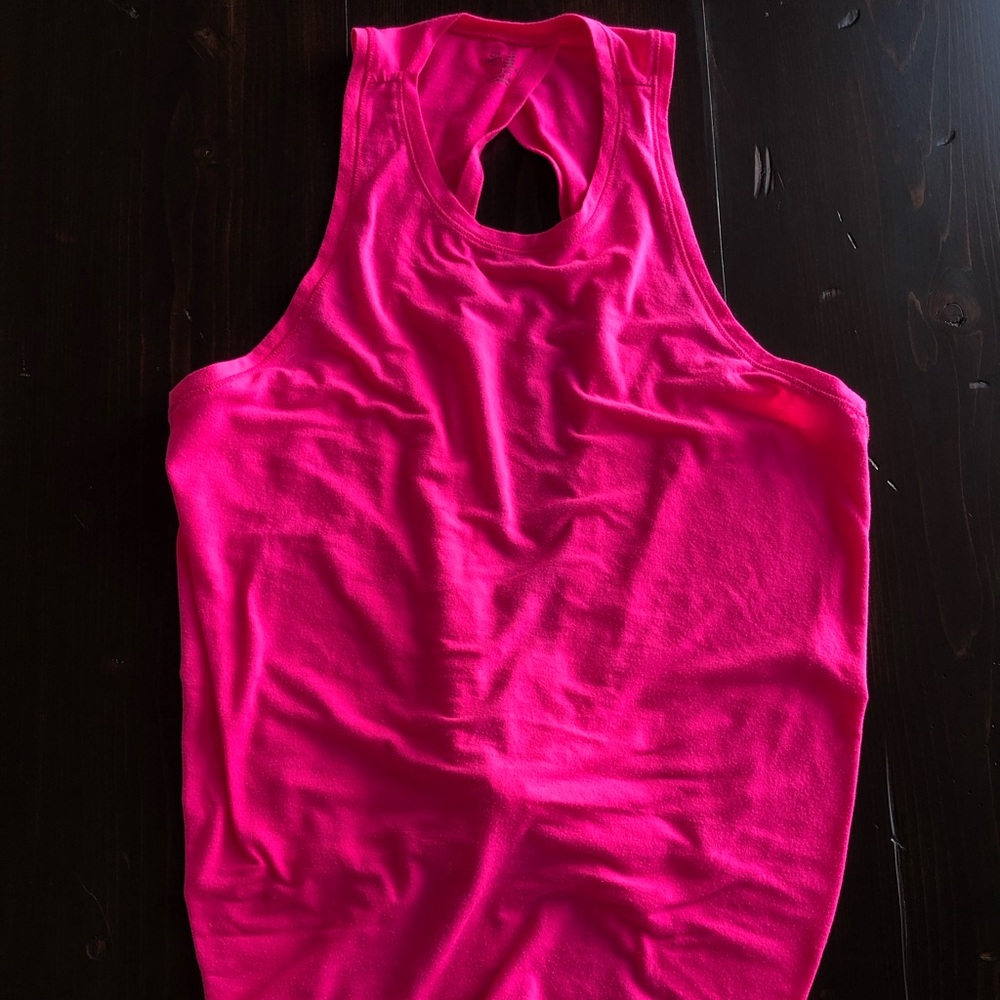 Tie Back Under Gap Fit Tank